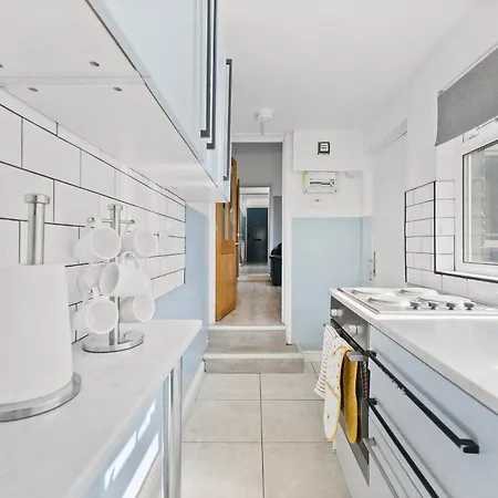 بيت للعطل Stylish Designer 4 Bed - Sleeps 8 ليدز