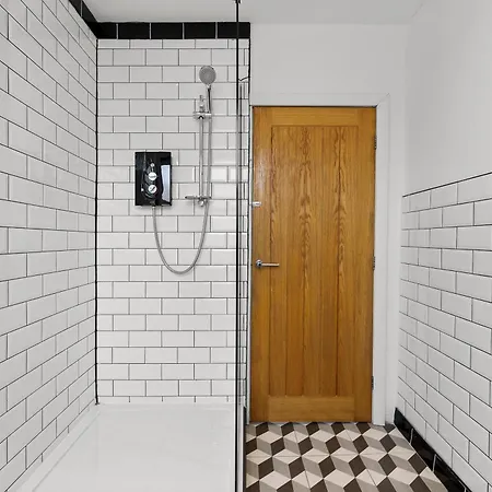 Stylish Designer 4 Bed - Sleeps 8 ليدز